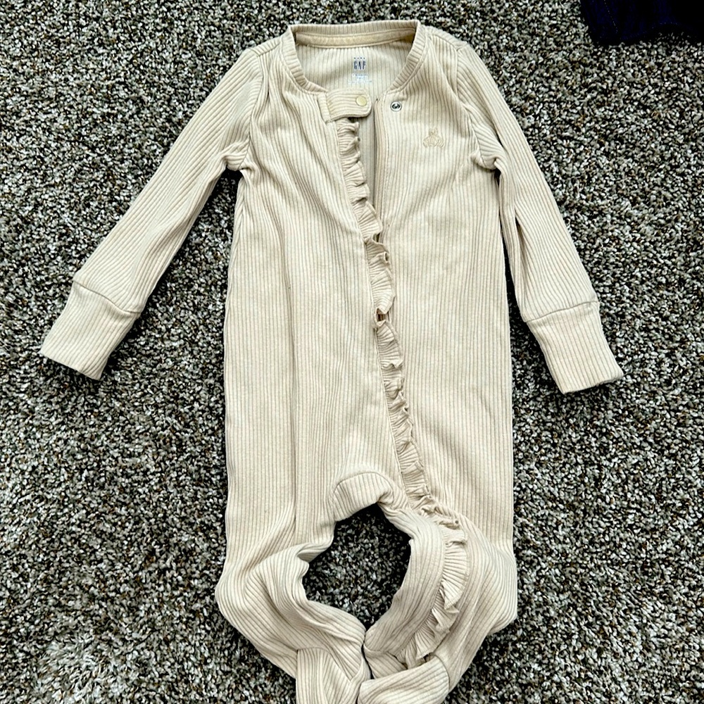 Baby gap pjs